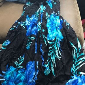 Women’s tie around the neck dress